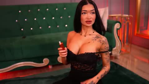 Dennise online show from February 19, 7:05 pm