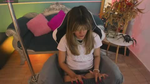 sassy_mist online show from May 18, 9:10 pm