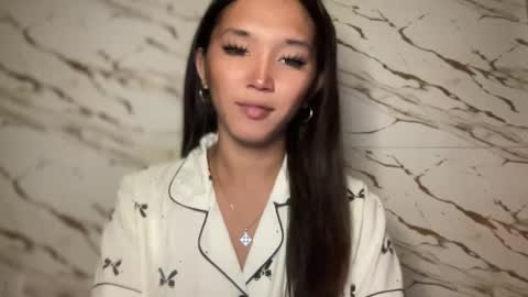 Sassygirl online show from April 21, 10:33 am