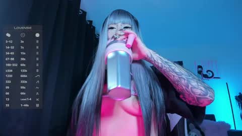    im expecting 300 thumbs up on my altar online show from April 13, 11:16 pm