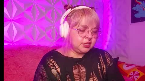 Gina George online show from January 17, 3:03 am