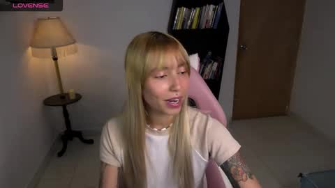 I AM JENN  online show from February 13, 3:41 am