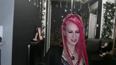 SaucySky online show from January 10, 11:20 pm