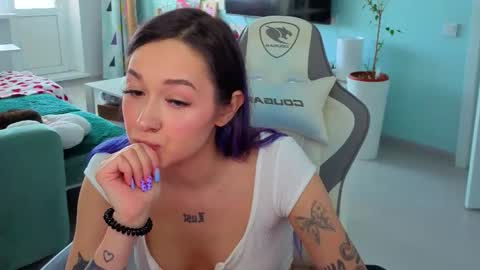 Ariel online show from April 3, 3:15 am