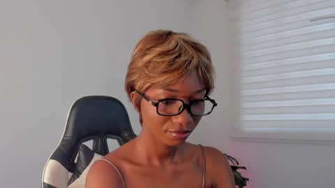 Savannahwildee online show from July 16, 12:10 pm