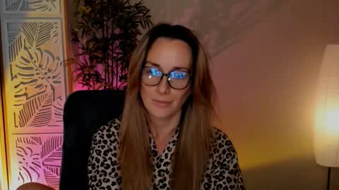 save the qween online show from February 11, 12:17 pm