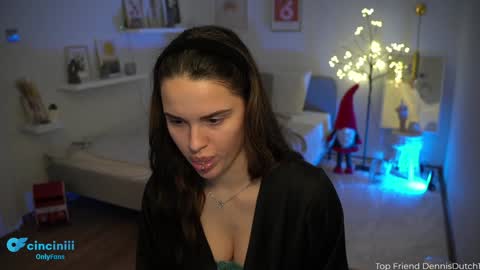 Naomi online show from December 10, 7:43 pm