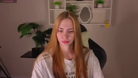 Kira  GMT 7 Mon Thu-Sun  0800am-0200pm  online show from April 23, 9:39 am