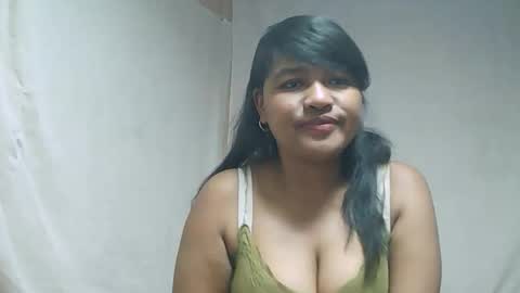 saylla1 online show from May 7, 10:08 am