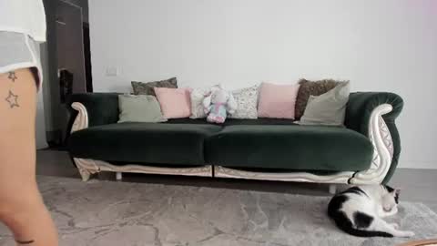 sayurixo_xo online show from July 5, 2:34 pm