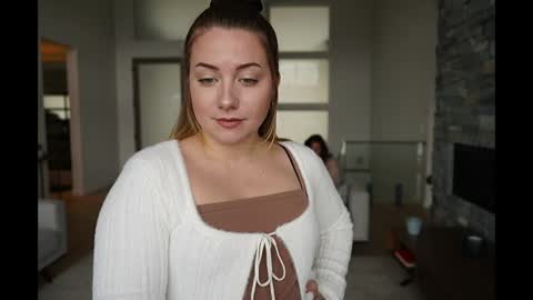 scarlajade online show from January 9, 10:20 pm