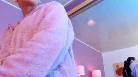 Scarlet Edwars online show from February 11, 12:04 pm