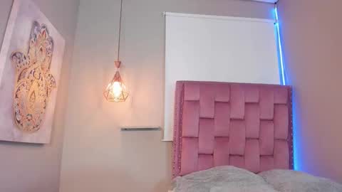 scarlet_vixen_ online show from March 19, 1:04 pm