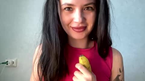 scarletpetal online show from February 12, 5:05 am