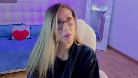 Scarlett online show from June 2, 11:44 am