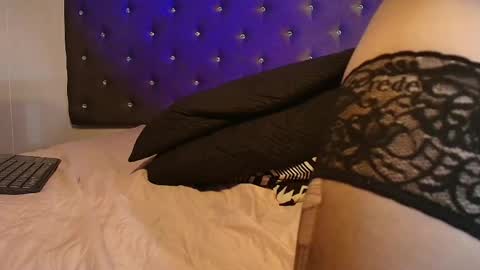 scarlett_venom_ online show from April 13, 8:20 pm