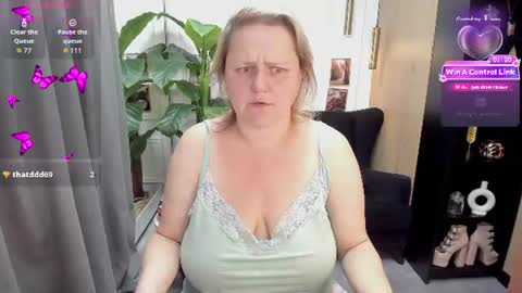 Scarlett online show from July 8, 5:42 am