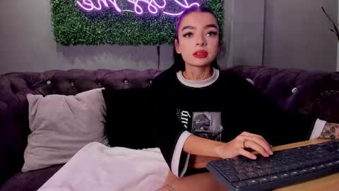 Scarlet online show from October 27, 6:03 pm