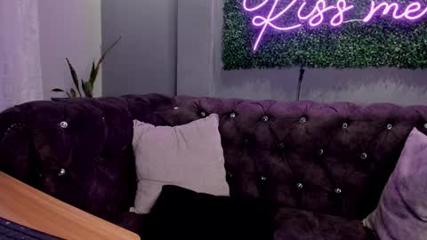 Scarlet online show from December 13, 7:53 pm