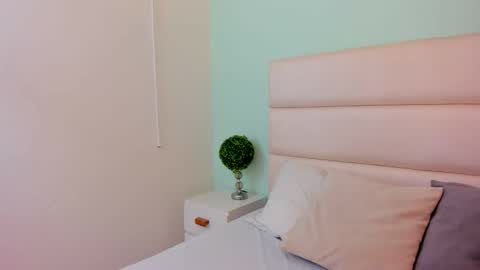 SCARLET online show from February 22, 11:11 am