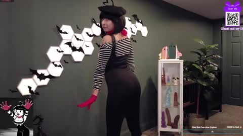 Scout has fun online show from October 31, 1:26 pm