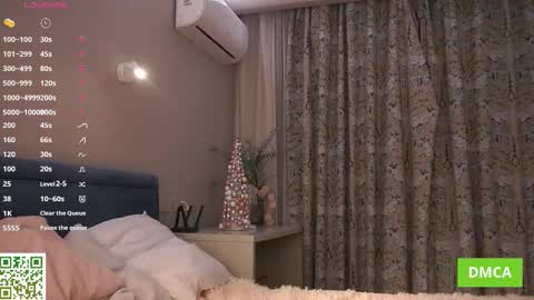 Mia online show from February 3, 4:12 pm