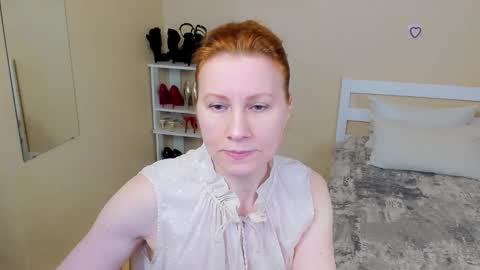 seductive_foxy_ online show from March 19, 7:02 am