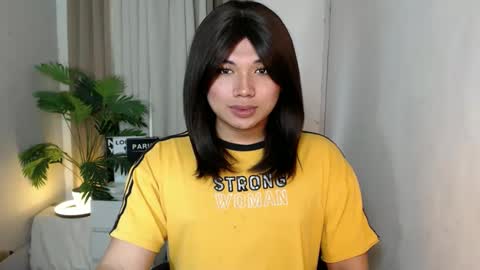 Deluxe online show from March 2, 5:08 am