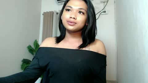 Deluxe online show from July 30, 9:48 pm