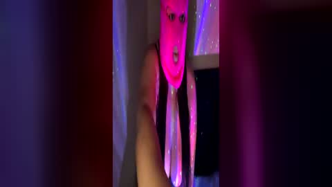 seductivelovergirl online show from June 12, 9:39 am