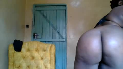 Seductress online show from October 4, 12:00 pm