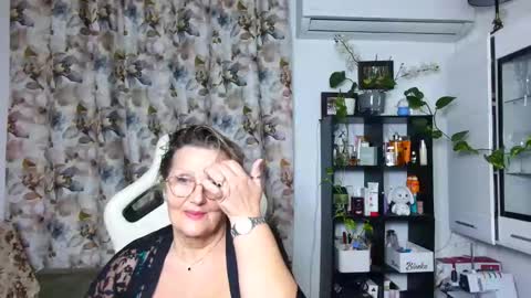 Selenna online show from December 18, 2:10 am