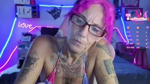 Selvaggia Del Caribe online show from May 25, 6:51 pm
