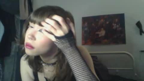 goddess esme  online show from January 18, 1:24 am