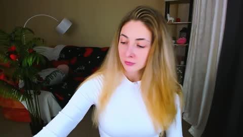 sensitiveheartt online show from February 12, 10:28 am