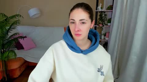 sensitiveheartt online show from October 5, 4:12 pm