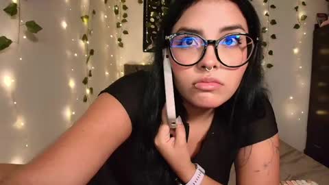Camille and sophie online show from April 1, 1:06 am