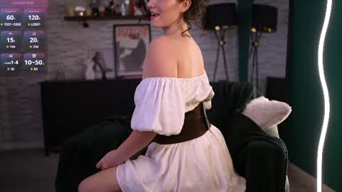 Jasmine online show from June 12, 2:58 pm
