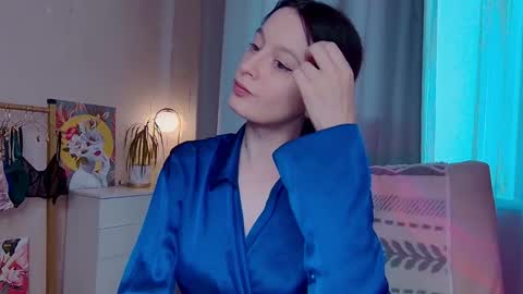 sensuallucy233 online show from May 21, 9:29 am