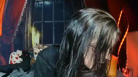 Seraphin Munster online show from March 1, 11:47 pm