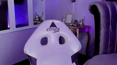 Seren  Follow me online show from October 2, 3:00 am