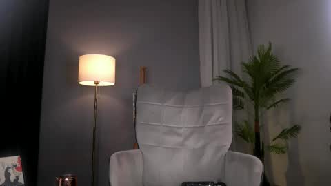 SerenaGrant online show from March 7, 5:14 am