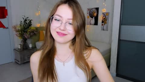 Ophelia online show from February 8, 4:03 am