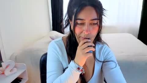 Serenna Cruz online show from September 30, 8:35 pm