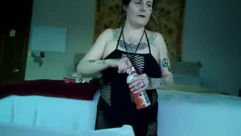 sexxxyredd313 online show from April 6, 12:10 am