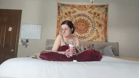 sexxxyredd313 online show from April 6, 6:31 pm