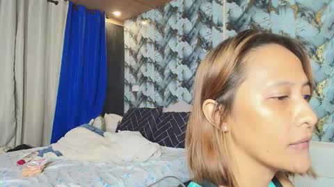 Charlotte online show from December 2, 1:02 pm