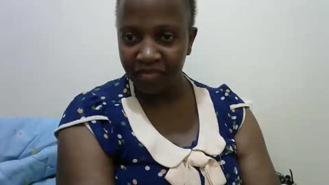 Sweet Dee online show from May 2, 5:33 am