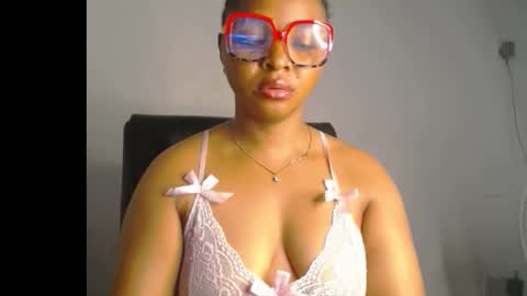 Clara online show from February 7, 6:34 pm