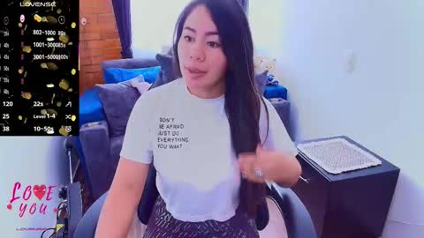 laura  online show from January 19, 3:52 pm